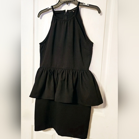 English Factory Black Sleeveless Peplum Mini Dress Size Large NWOT - Picture 4 of 7